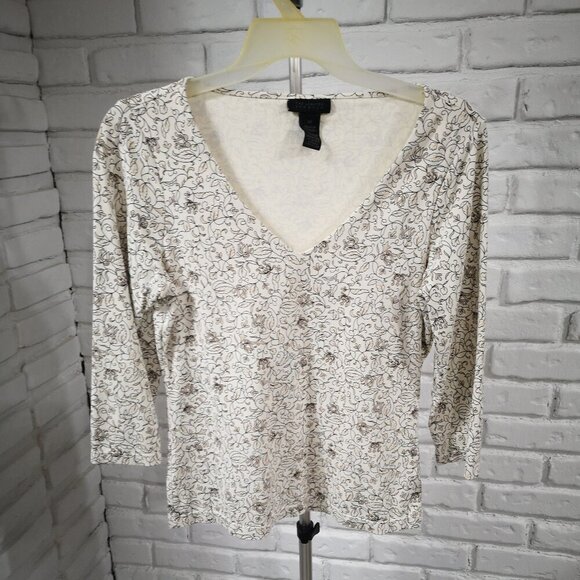 The Limited Stretch Ladies Size Medium 3/4 Sleeves V-neck Top - Picture 1 of 11